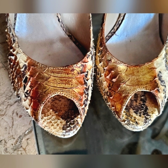 🔥Christian Dior Python Snakeskin Pumps - Picture 16 of 17